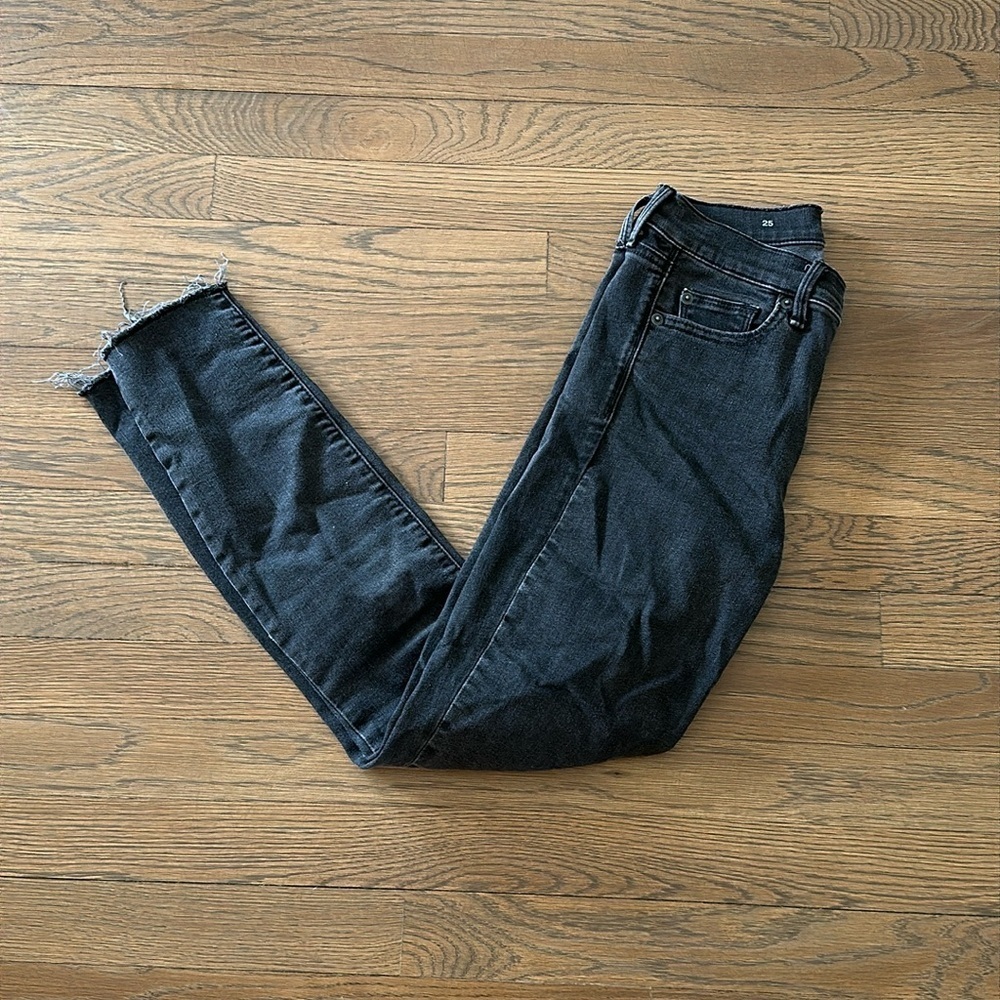 GAP Women’s Black Skinny Ankle Jeans - Size 25